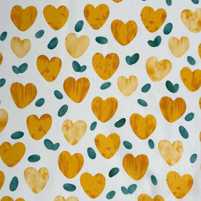 Bomuldspoplin med hjerter på stribe, gul - KreStoffer