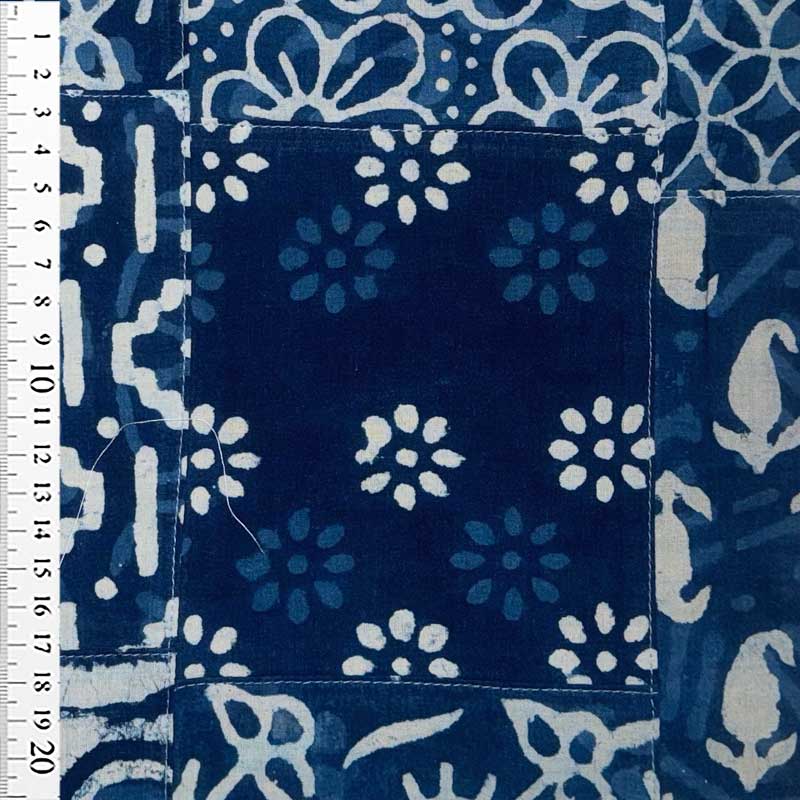 Fast bomuld med batik patchwork mønster - KreStoffer