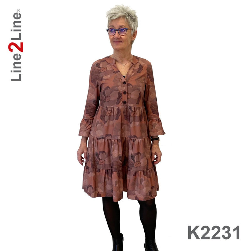 Line2Line K2231 Skjortekjole med flæser og krave - KreStoffer