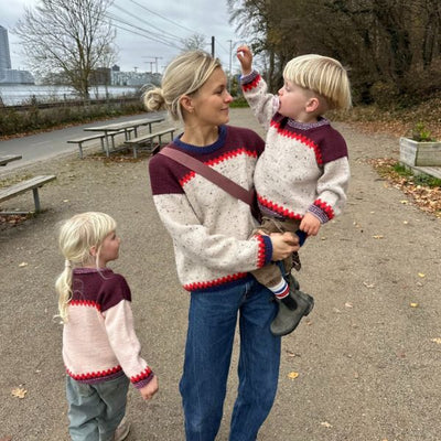 Cross Sweater fra PetiteKnit