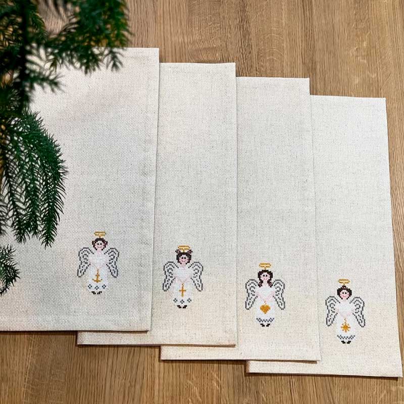 Broderikit 4 stk. Angels juleservietter fra Pomp Stitch