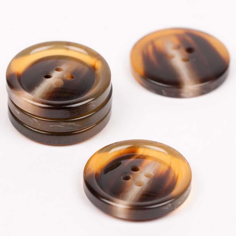 Knap fra Drops imiteret horn i karamel 25mm