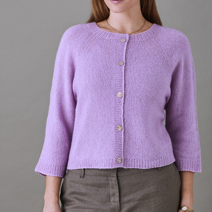 Strikkekit Cardigan med ¾ ærme og mønsterstrik raglan 890124