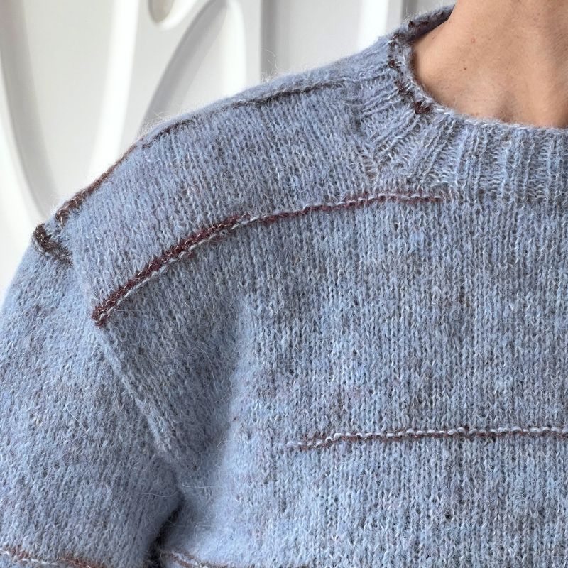 Basisbluse med vrangstriber i Nellie garn
