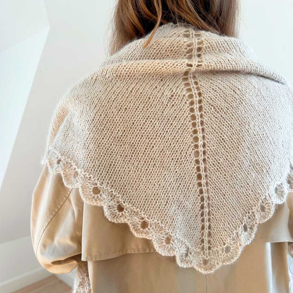 Strikkekit Ellie Shawl fra Le Knit i Tynd Silk Mohair &amp; Alpakka Følgetråd