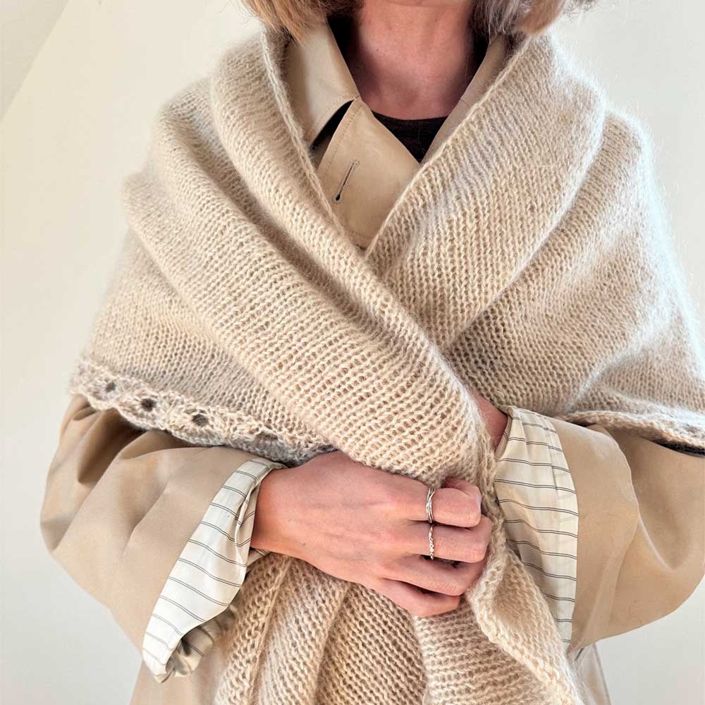 Strikkekit Ellie Shawl fra Le Knit i Tynd Silk Mohair &amp; Alpakka Følgetråd