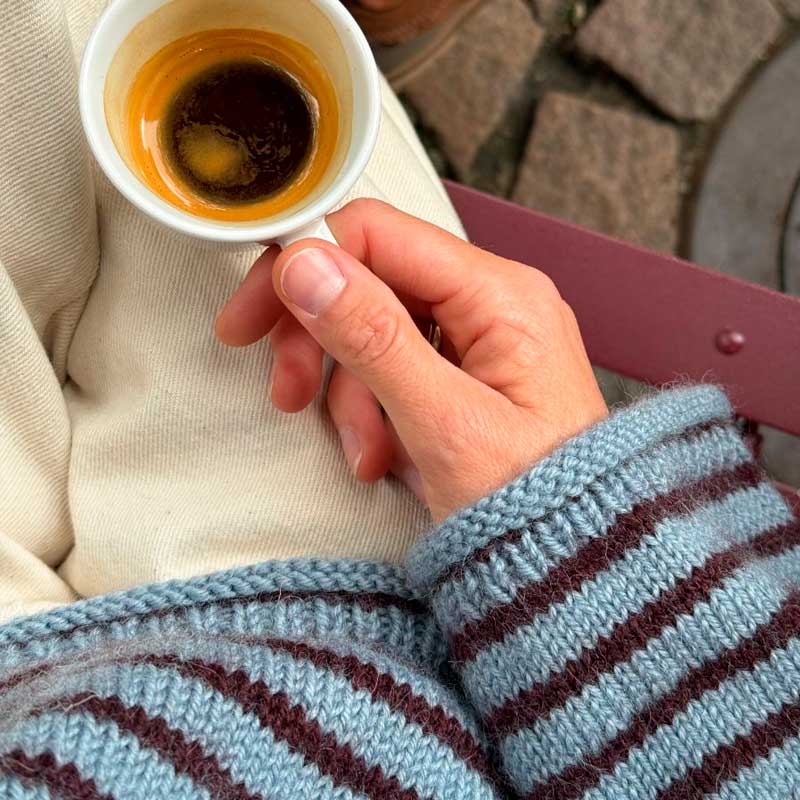 Strikkekit Frankie Sweater fra PetiteKnit i Peer Gynt