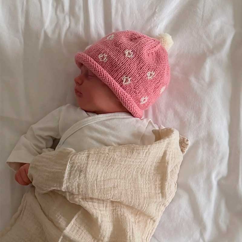 Lila Beanie fra Woolix
