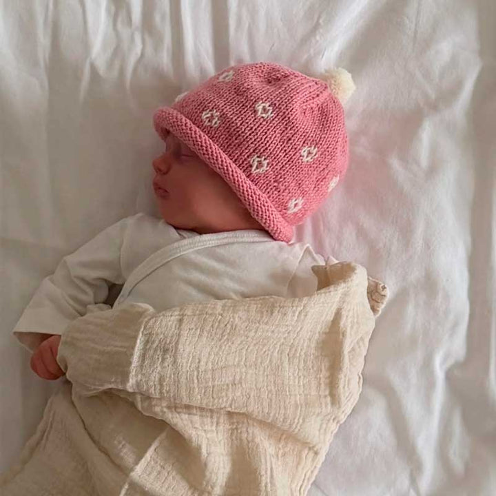 Lila Beanie fra Woolix