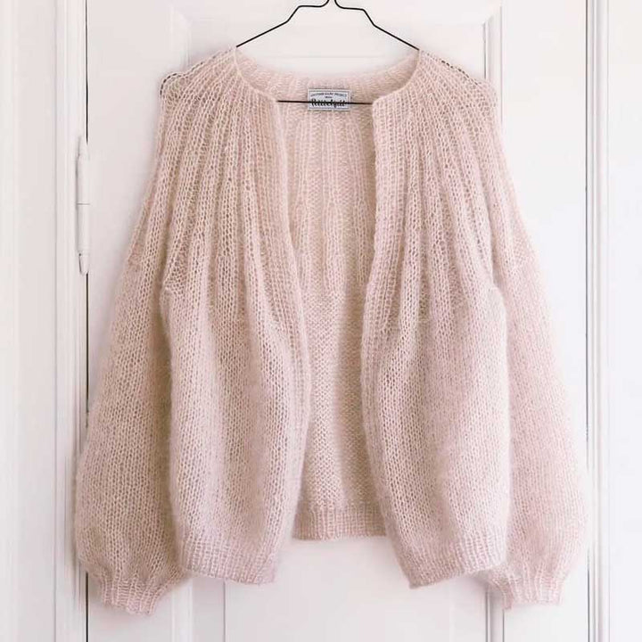Sunday Cardigan Mohair Edition fra PetiteKnit (Opskrift i fysisk papirudgave)