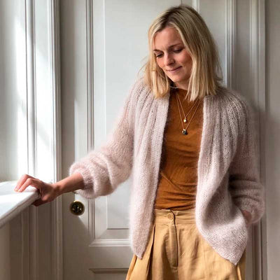 Sunday Cardigan Mohair Edition fra PetiteKnit (Opskrift i fysisk papirudgave)