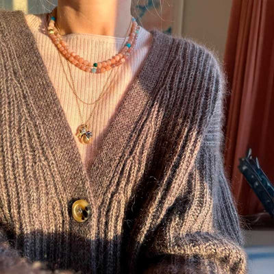 Agnete Cardigan fra PetiteKnit (Opskrift i fysisk papirudgave) - KreStoffer
