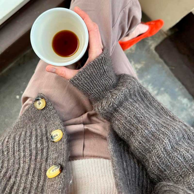 Agnete Cardigan fra PetiteKnit (Opskrift i fysisk papirudgave) - KreStoffer