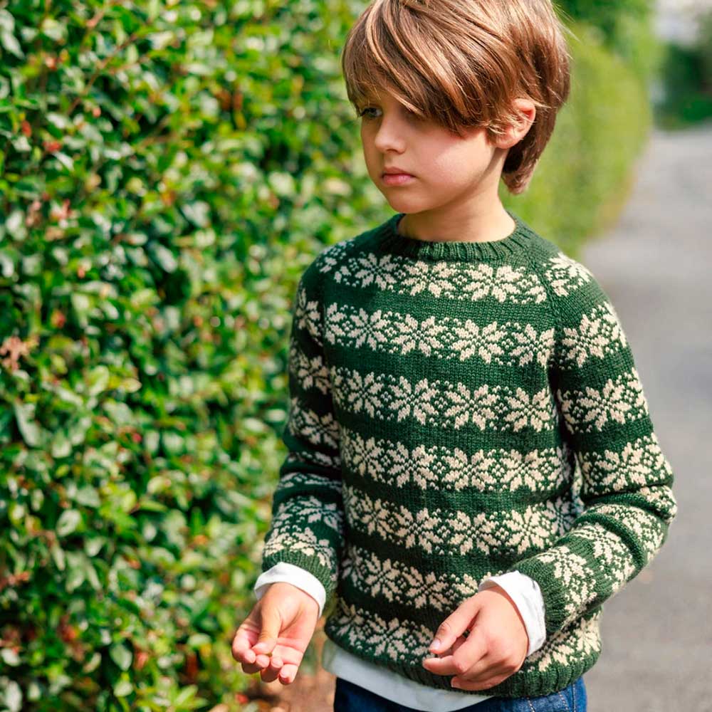 Strikkekit 2608-1 Alvar Junior sweater i Babyuld Lanett garn