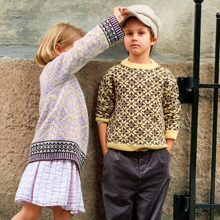 Strikkekit 2608-4 Astra Junior sweater i Babyuld Lanett garn