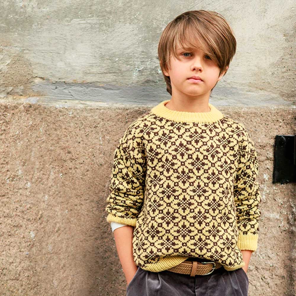 Strikkekit 2608-4 Astra Junior sweater i Babyuld Lanett garn