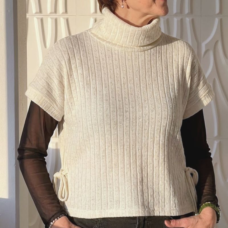Sypakke til Vest/bluse med bindebånd i siden B1278 i strikstof Off-white m. glimmer (17117)