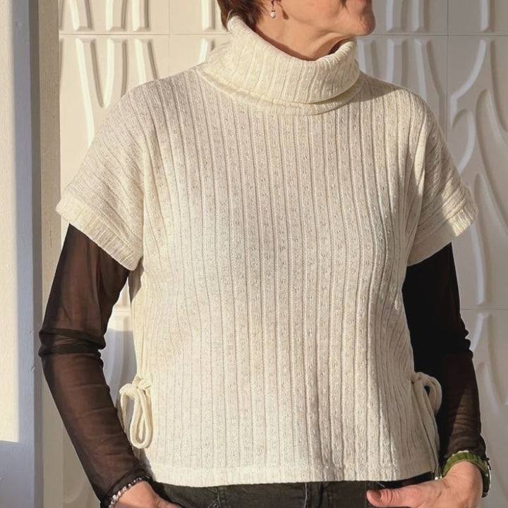Sypakke til Vest/bluse med bindebånd i siden B1278 i strikstof Off-white m. glimmer (17117)