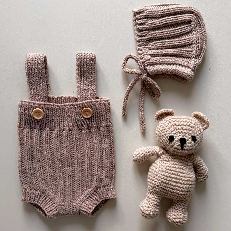 Strikkekit Babysæt med Rillebjørn i Double Sunday fra Sandnes