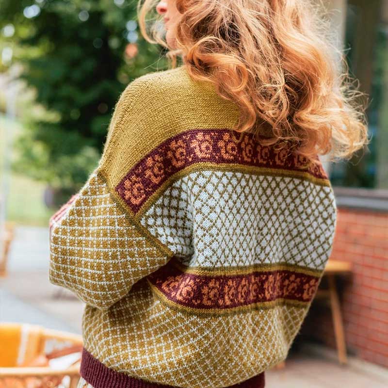 Strikkekit Blome Sweater 2510-1 i Tynd Peer Gynt fra Sandnes