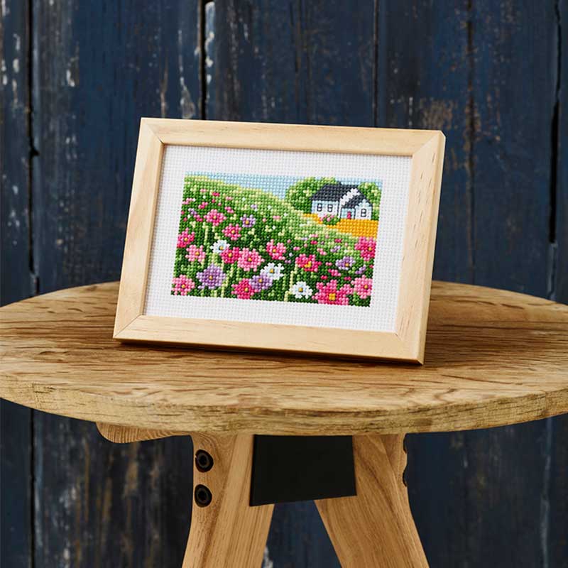 Broderikit Blomstermark fra Permin
