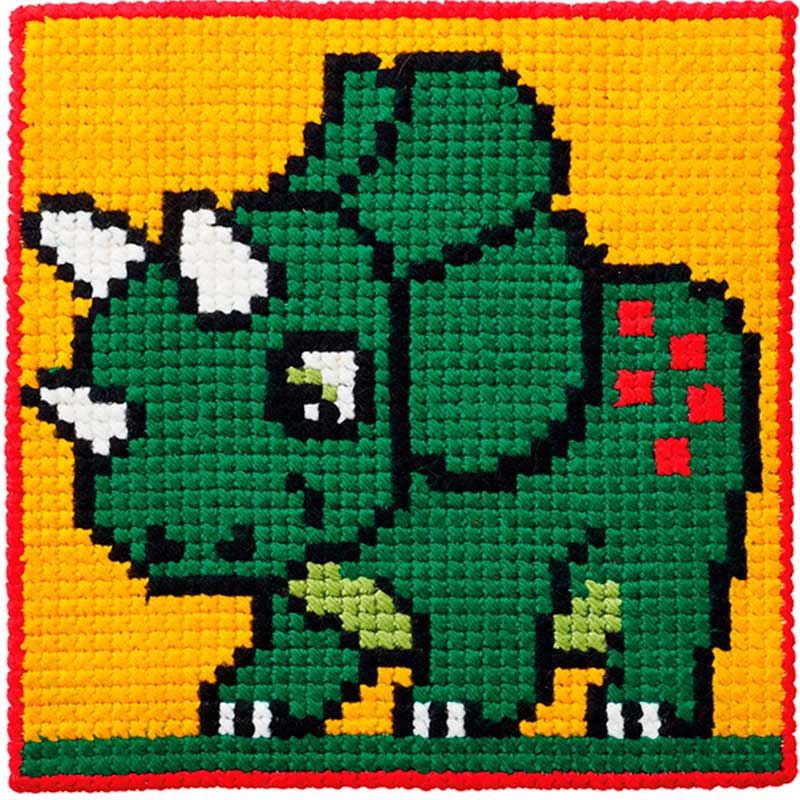 Børnestramaj Dinosaur påtrykt broderikit fra Permin