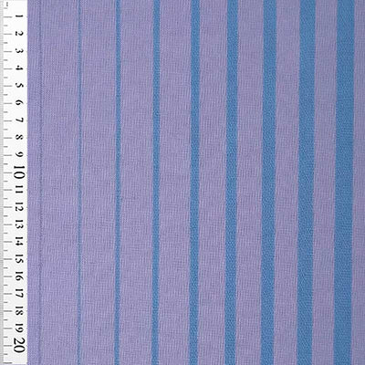 Boligtekstil fra Kvadrat med striber i lilla/blå nuancer - KreStoffer