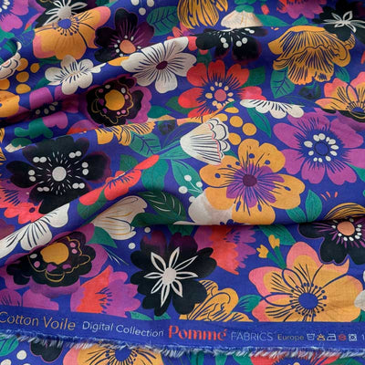Bomuldsvoile med forskellige tegnede blomster - KreStoffer