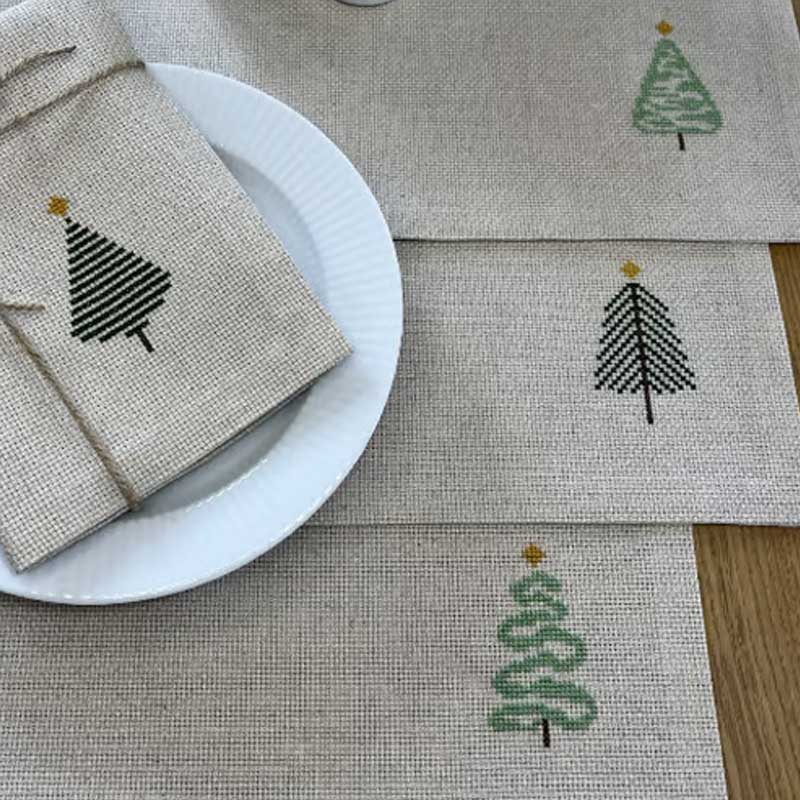 Broderikit 4 stk. servietter Grøn jul 2038 - 1 fra Pomp Stitch - KreStoffer