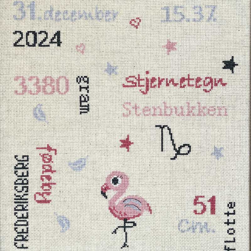 Broderikit Fødselsminde Flamingo fra Pomp Stitch - KreStoffer