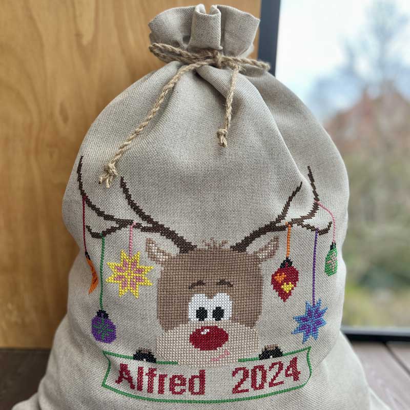 Broderikit Julegavesæk med Rudolph 2036-1 fra Pomp Stitch