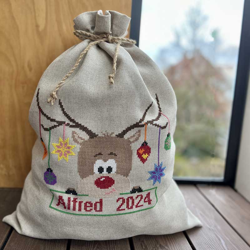 Broderikit Julegavesæk med Rudolph 2036 - 1 fra Pomp Stitch - KreStoffer