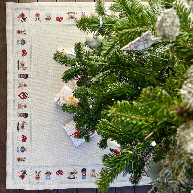 Broderikit juletræstæppe Gingerbread Christmas fra Pomp Stitch