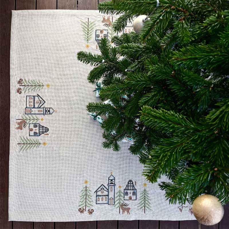 Broderikit juletræstæppe Winther white 2028-4 fra Pomp Stitch