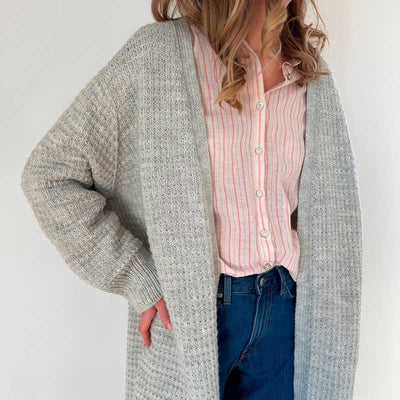Caia Cardigan Max fra Le Knit (Opskrift i fysisk papirudgave)