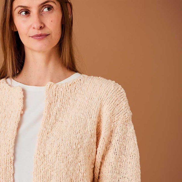 Strikkekit Cardigan med dobbelt forkant i Ida garn