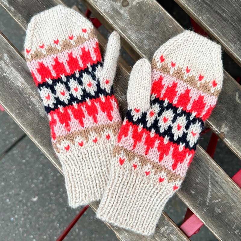 Celeste vanter fra PetiteKnit (Opskrift i fysisk papirudgave) - KreStoffer
