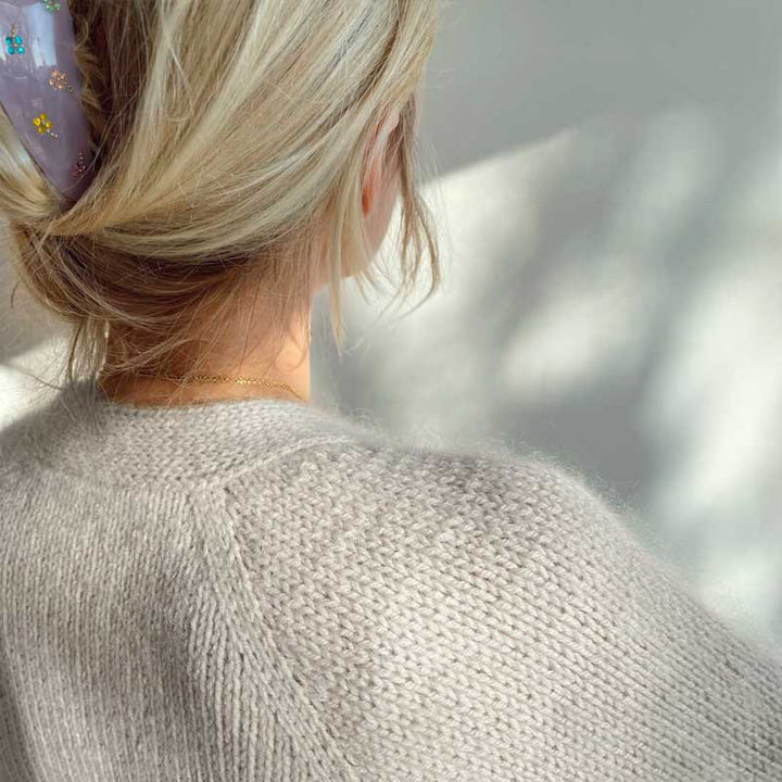 Champagne Cardigan fra PetiteKnit (Opskrift i fysisk papirudgave)