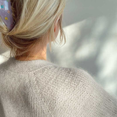 Champagne Cardigan fra PetiteKnit (Opskrift i fysisk papirudgave)