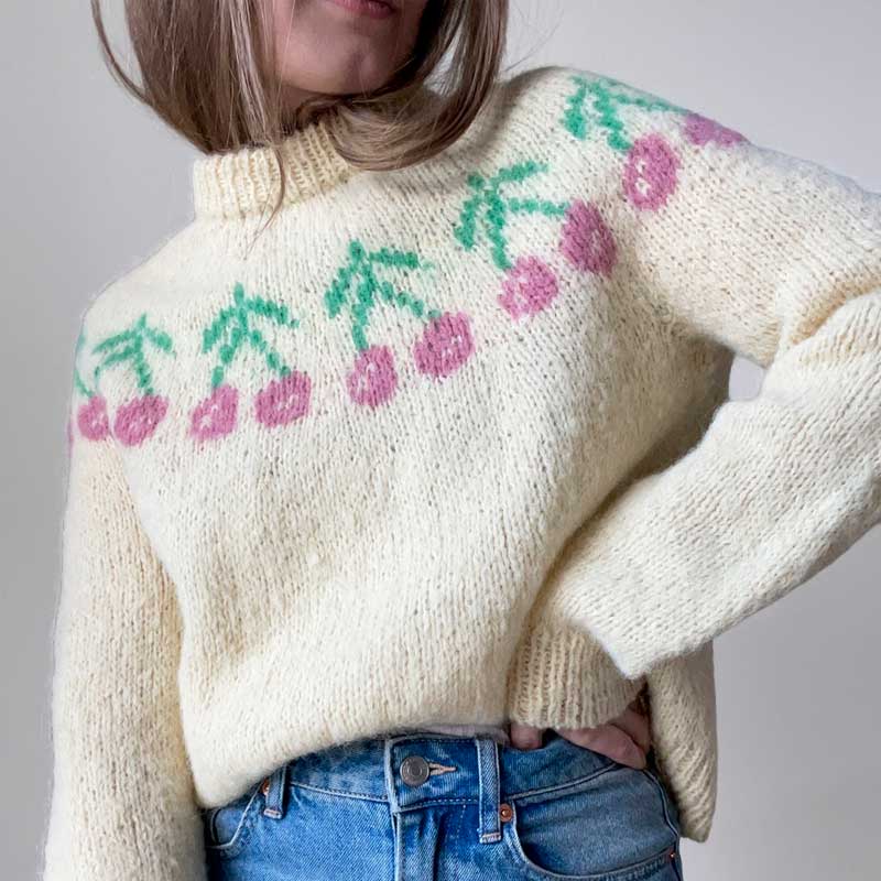Cherry sweater fra Le Knit (Opskrift i fysisk papirudgave)