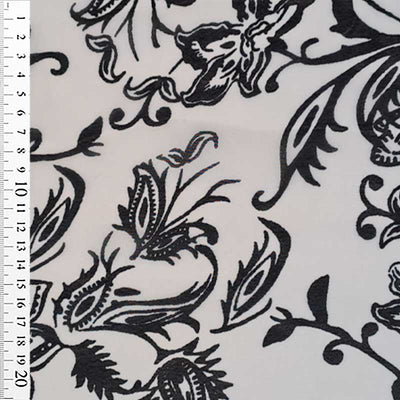 Chiffon med paisley inspireret print på hvid bund - KreStoffer