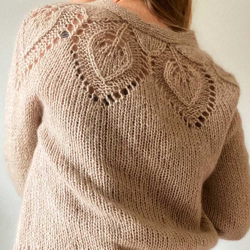 Strikkekit Chunky Dahlia V-neck cardigan fra Le knit