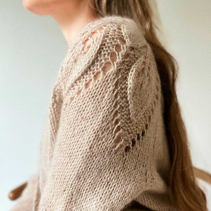 Strikkekit Chunky Dahlia V-neck cardigan fra Le knit