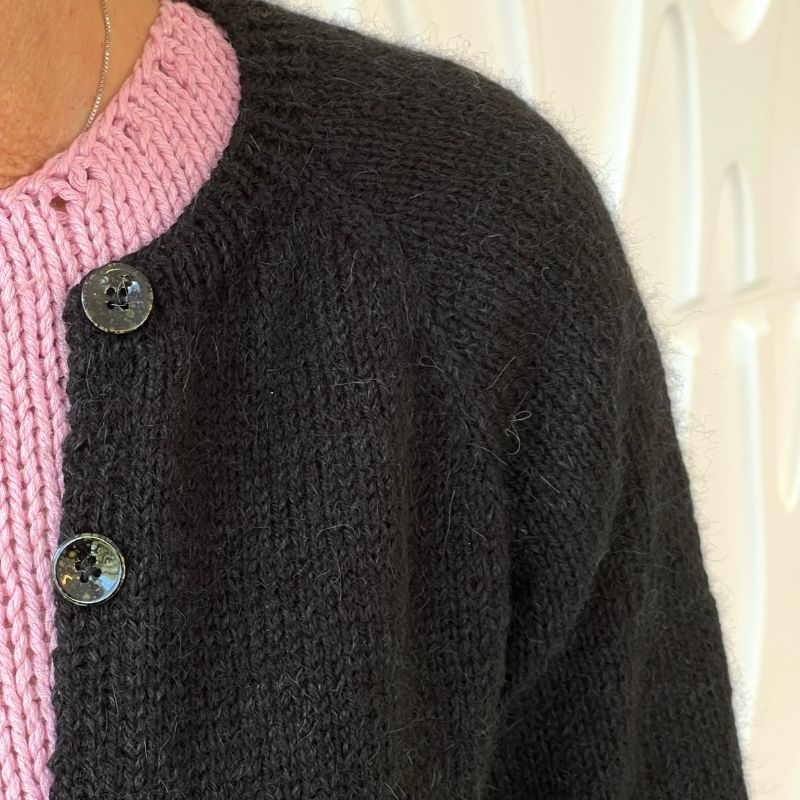 Strikkekit Copenhagen Cardigan i Tynd Peer Gynt &amp; Alpakka Følgetråd