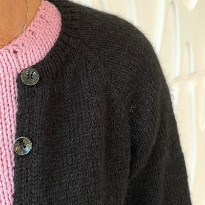 Strikkekit Copenhagen Cardigan i Tynd Peer Gynt & Alpakka Følgetråd