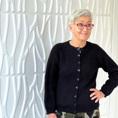 Strikkekit Copenhagen Cardigan i Tynd Peer Gynt & Alpakka Følgetråd