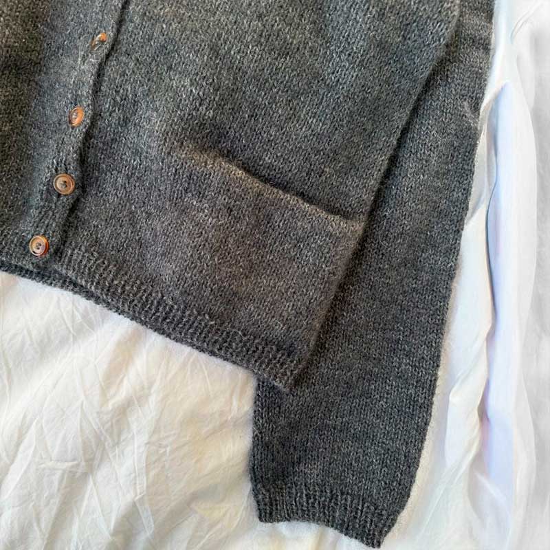Strikkekit Copenhagen Cardigan i Tynd Peer Gynt &amp; Alpakka Følgetråd