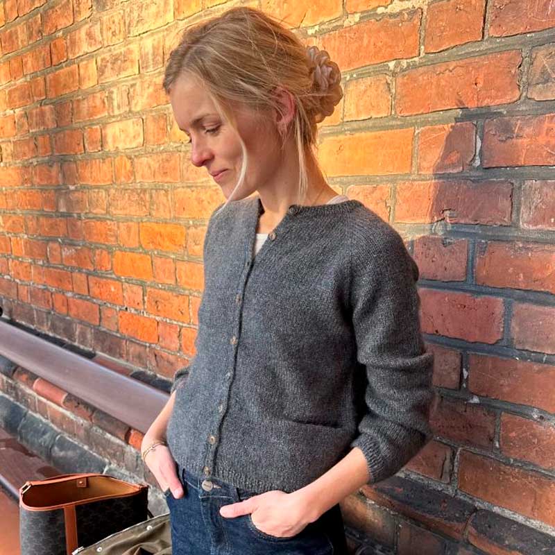 Copenhagen Cardigan fra PetiteKnit (Opskrift i fysisk papirudgave)