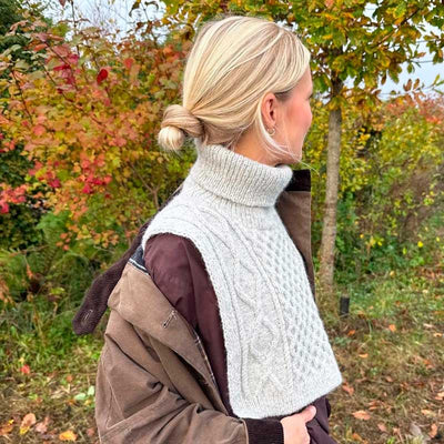 Dagmar Neck fra PetiteKnit (Opskrift i fysisk papirudgave)