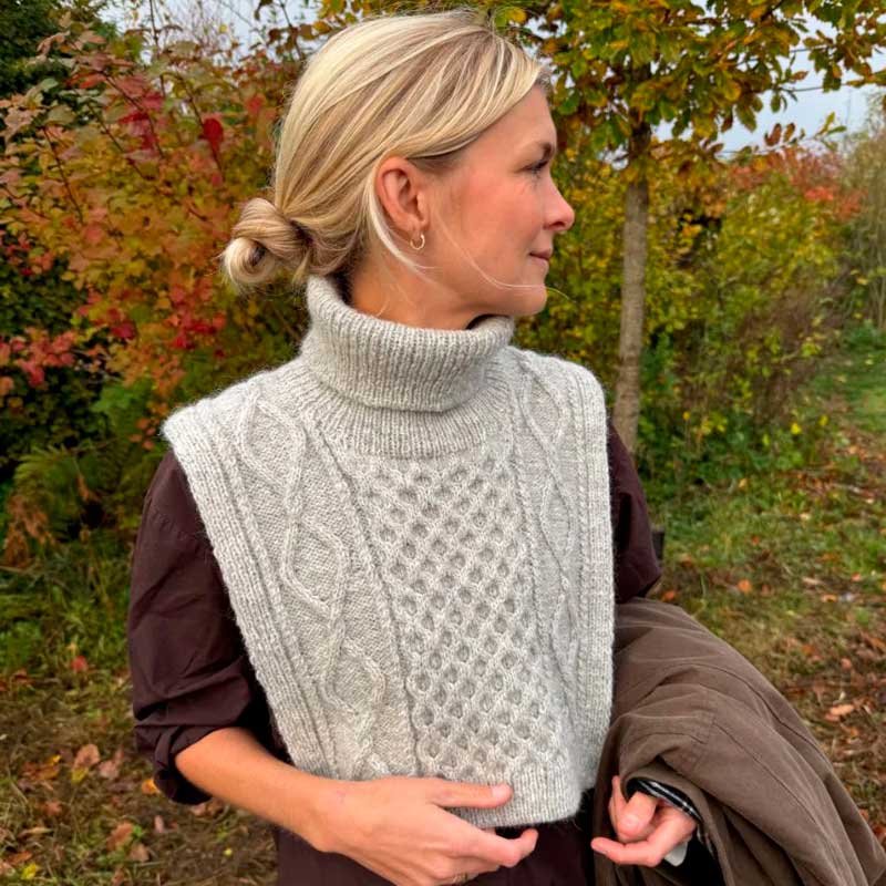 Dagmar Neck fra PetiteKnit (Opskrift i fysisk papirudgave)